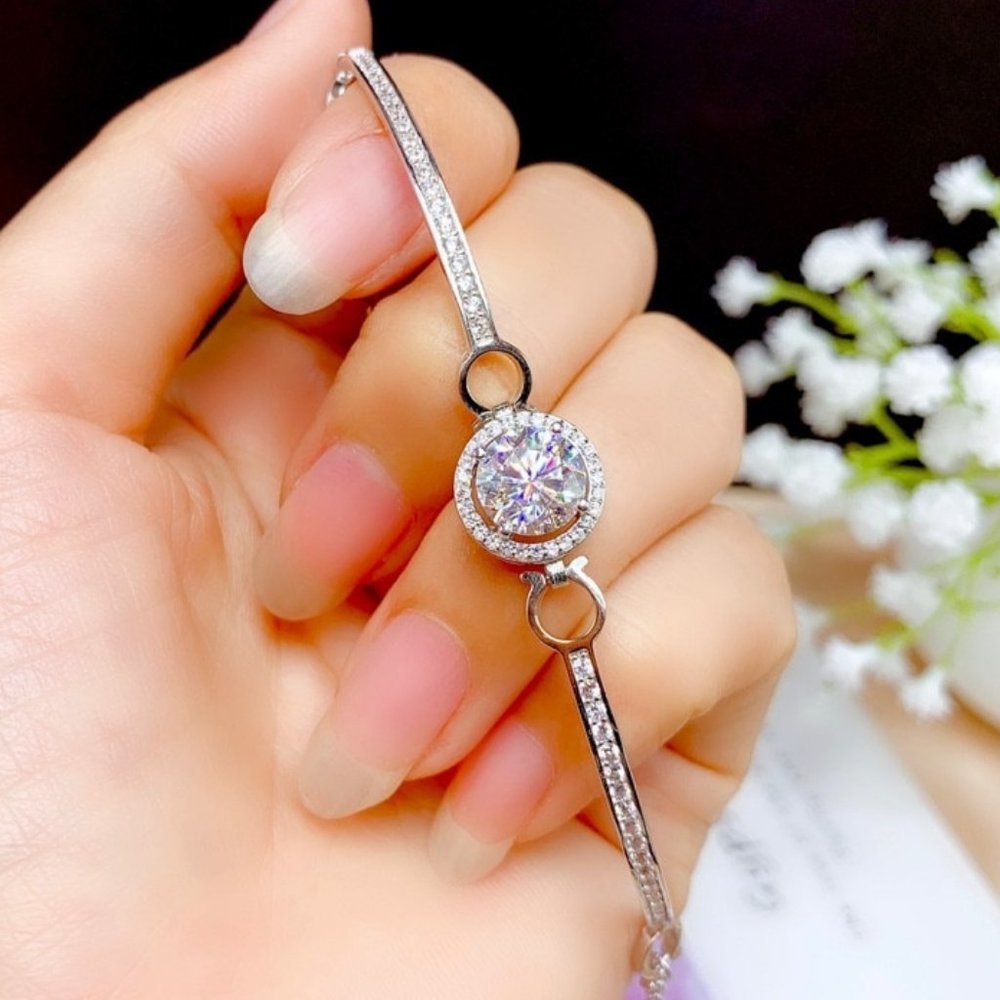 Certified 1ct. t.w. Moissanite Diamond Halo Bar Circle Bracelet NEW - Picture 1 of 15